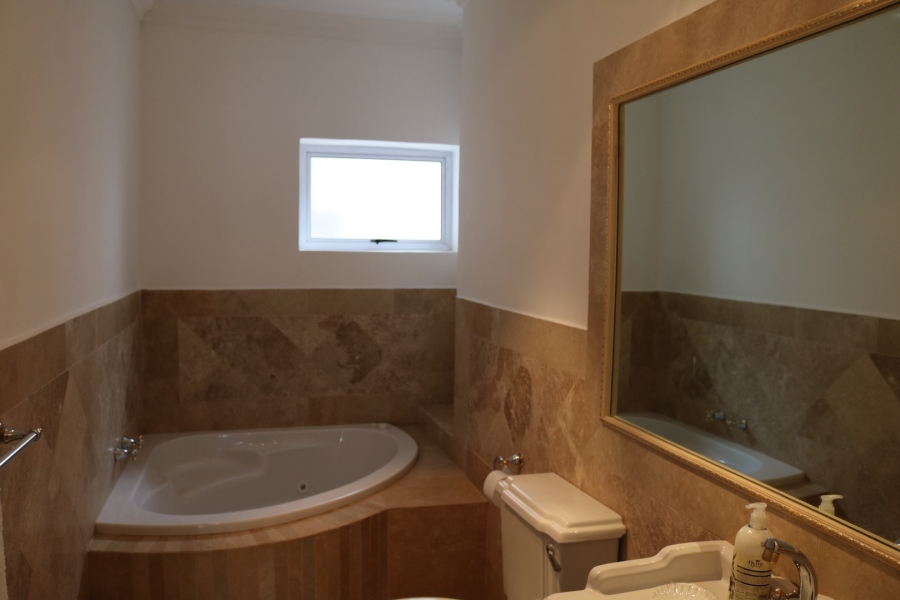 To Let 3 Bedroom Property for Rent in Camps Bay Western Cape